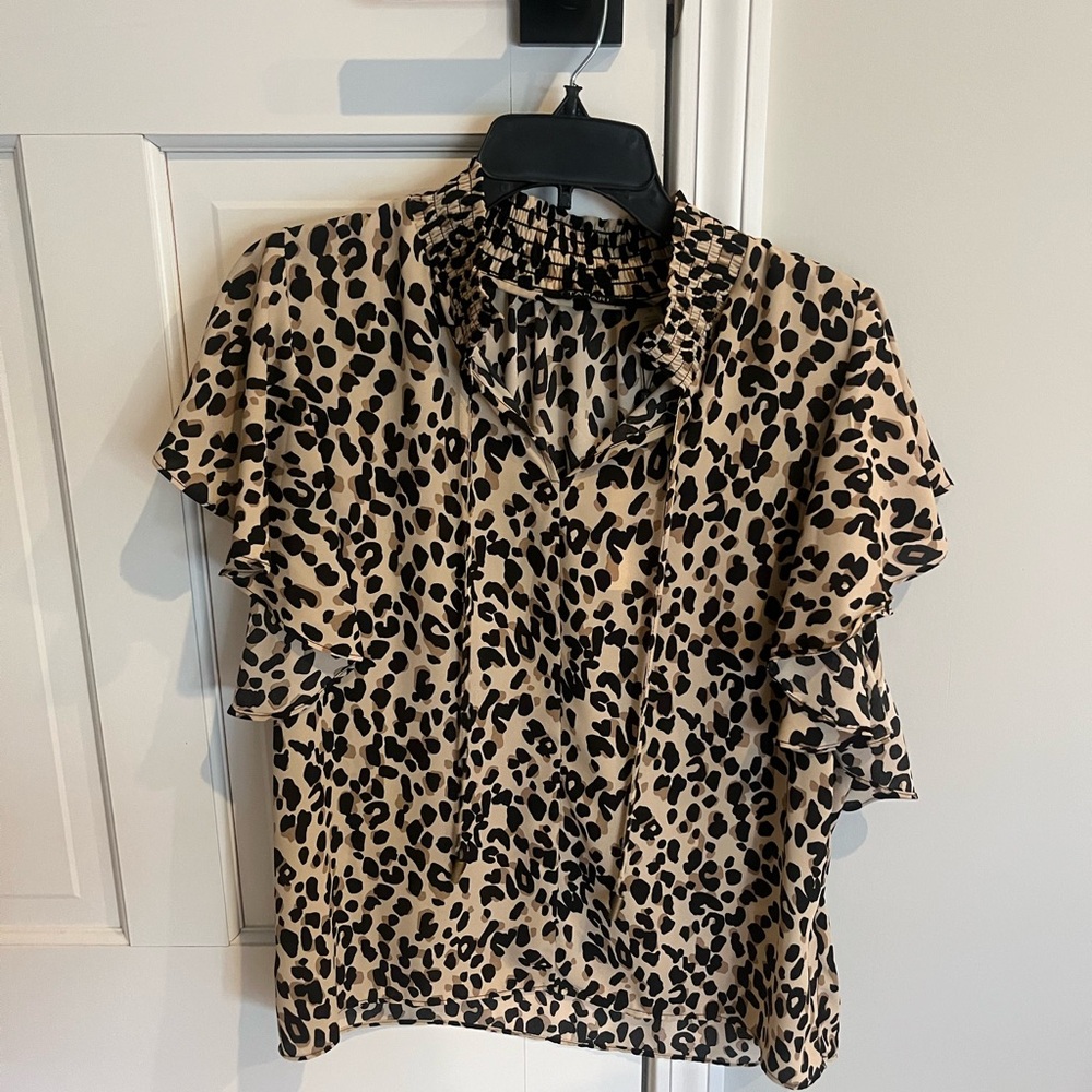 NWT Tahari Leopard Print Ruffle Sleeve Top medium